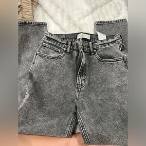 Abercrombie and Fitch: The skinny high rise jeans